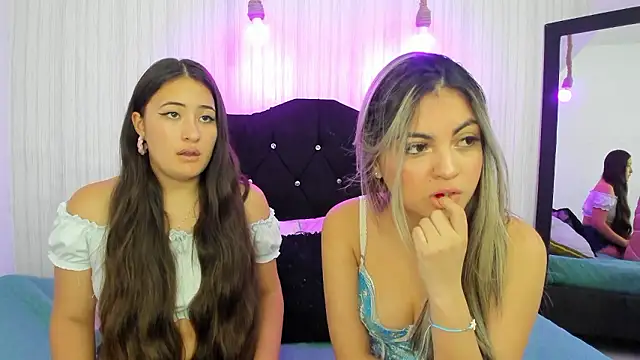 Snapshot of alice_dakota chatting on December 5, 2:42 am alice dakota online show from December 5, 2:42 am