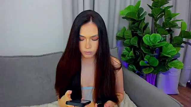 Snapshot of sexyangeloux chatting on November 8, 11:47 pm sexyangeloux online show from November 8, 11:47 pm