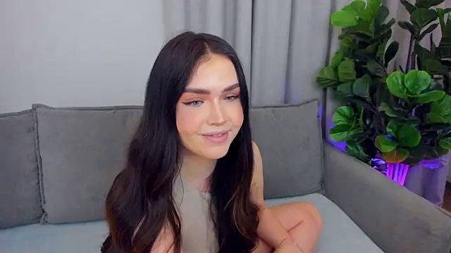 sexyangeloux online show from April 28, 9:09 pm