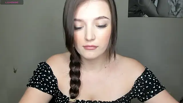 EvaaMillerr99 online show from January 17, 1:35 pm