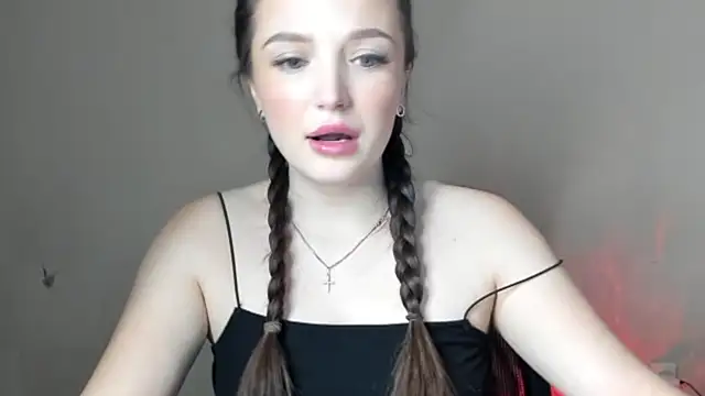 EvaaMillerr99 online show from March 18, 1:31 pm