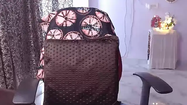 Snapshot of Sexysiya8 chatting on December 15, 10:41 am Sexysiya8 online show from December 15, 10:41 am