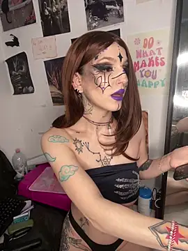 MoonAgnes online show from May 12, 3:31 pm