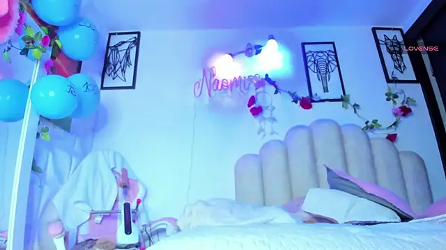 NaomiAsha online show from March 3, 6:04 am