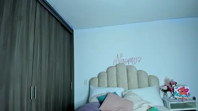 NaomiAsha online show from February 4, 11:20 pm