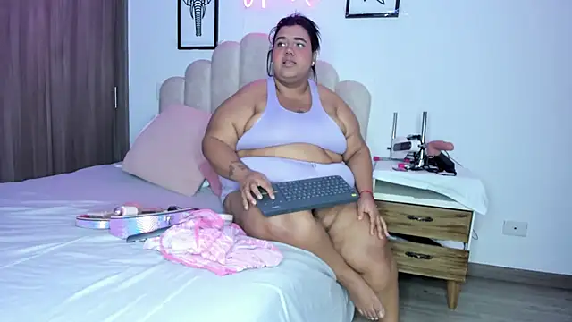 NaomiAsha online show from March 9, 8:13 pm