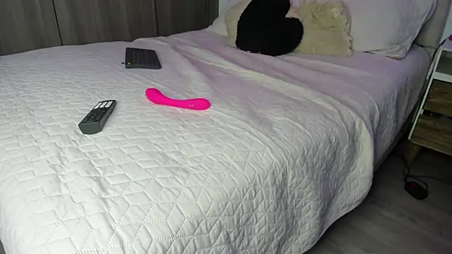 NaomiAsha online show from March 22, 8:34 pm