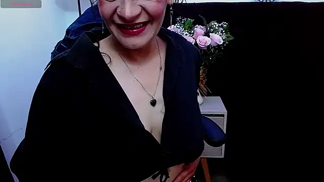 AlexandraJones  online show from November 2, 3:53 am