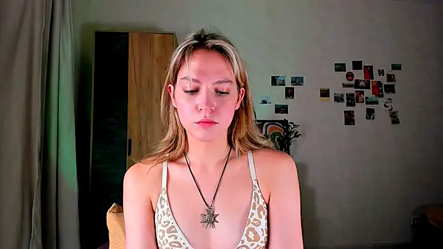 Snapshot of Niky__Jess chatting on December 16, 11:22 am Niky Jess online show from December 16, 11:22 am