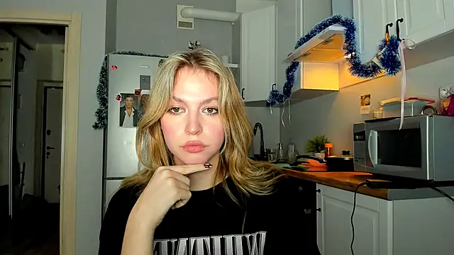 Snapshot of Niky__Jess chatting on January 13, 6:05 pm Niky Jess online show from January 13, 6:05 pm