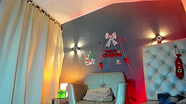 HerculesWheeler online show from December 6, 9:24 pm