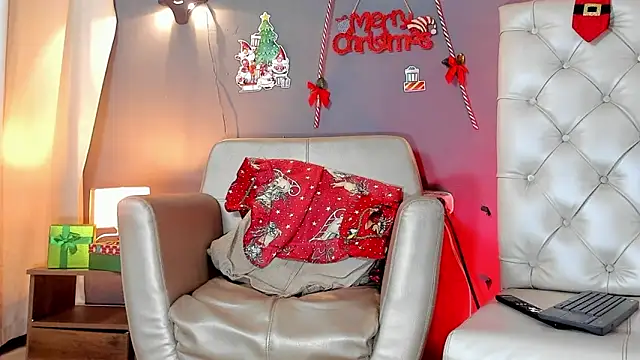 HerculesWheeler online show from December 17, 7:26 pm