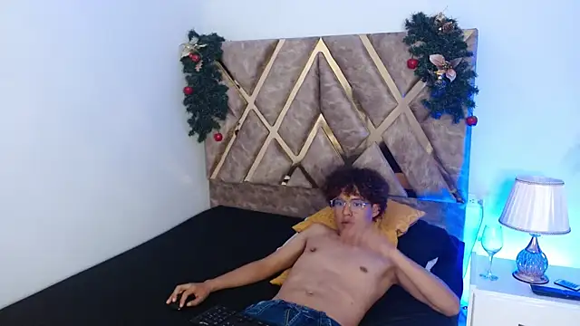 nickolas moon online show from December 19, 3:30 pm