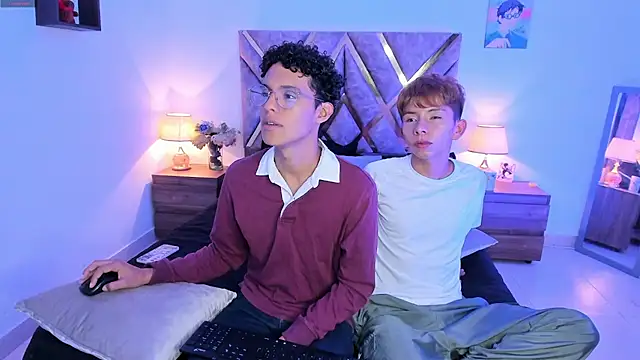 nickolas moon online show from November 7, 1:27 am