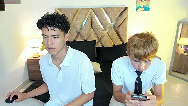 nickolas moon online show from December 1, 2:16 am