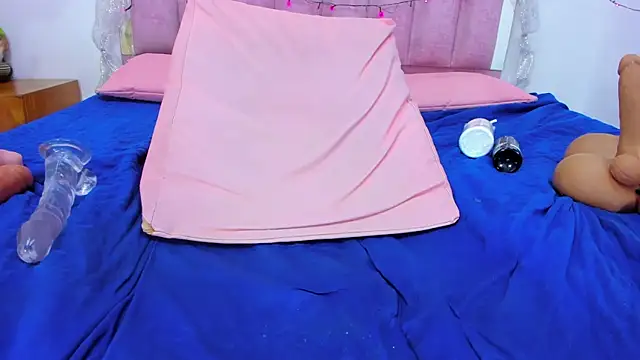 Snapshot of anisha_x chatting on December 23, 10:23 pm anisha x online show from December 23, 10:23 pm