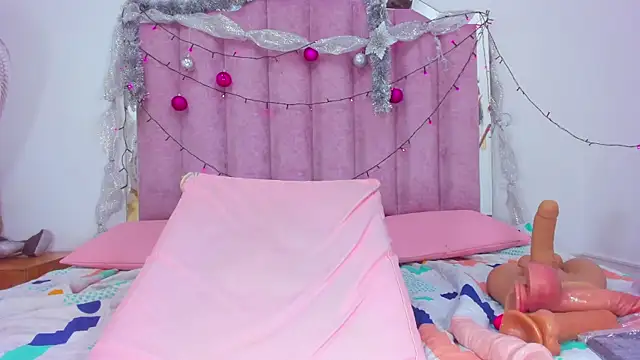 Snapshot of anisha_x chatting on December 29, 8:37 pm anisha x online show from December 29, 8:37 pm