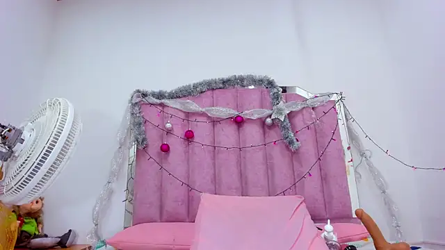 Snapshot of anisha_x chatting on December 30, 7:21 pm anisha x online show from December 30, 7:21 pm