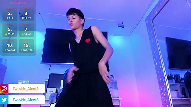 Twinkie-Alex18 online show from March 10, 9:29 pm