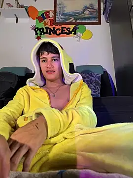 Twinkie-Alex18 online show from March 11, 5:16 am