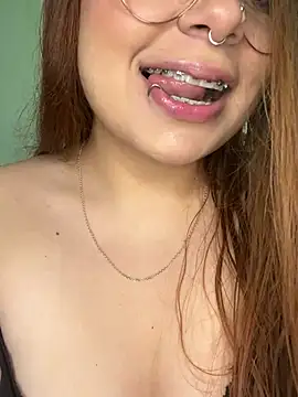 NatyOlson online show from March 22, 7:42 pm