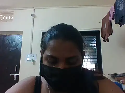 Hotmilfxox online show from May 16, 8:22 am