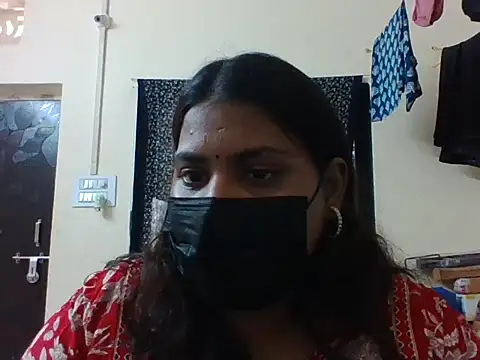 Hotmilfxox online show from May 17, 7:17 am