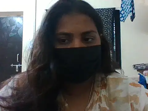Hotmilfxox online show from May 18, 9:04 am