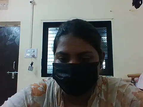 Hotmilfxox online show from May 26, 10:11 am
