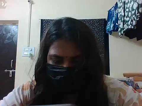 Hotmilfxox online show from May 27, 8:44 am