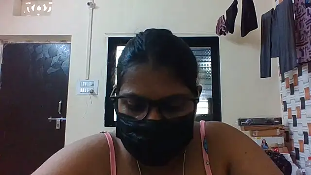 Hotmilfxox online show from June 2, 8:38 am