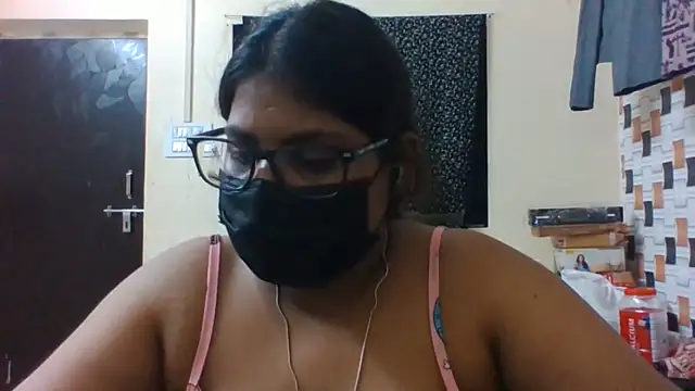 Hotmilfxox online show from June 3, 2:33 pm