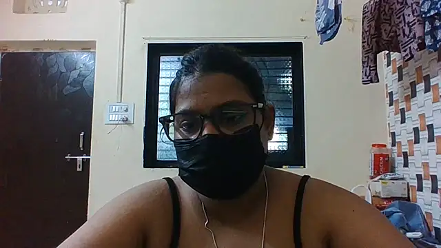 Hotmilfxox online show from June 18, 11:14 am