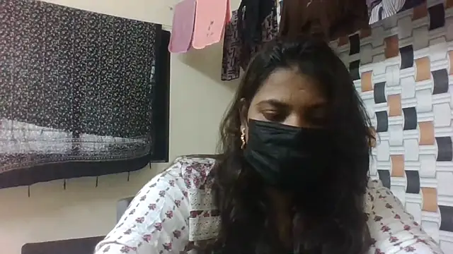 Hotmilfxox online show from June 22, 8:44 am