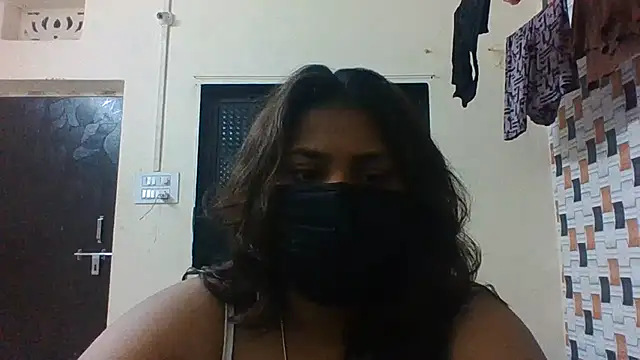 Hotmilfxox online show from June 24, 2:38 pm
