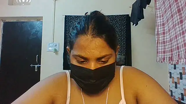 Hotmilfxox online show from July 12, 9:44 am