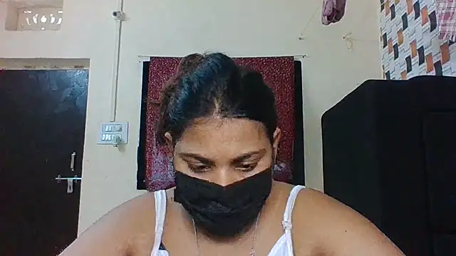 Hotmilfxox online show from July 16, 7:47 am