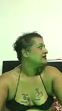 Snapshot of daddyzgal chatting on December 15, 6:48 pm daddyzgal online show from December 15, 6:48 pm