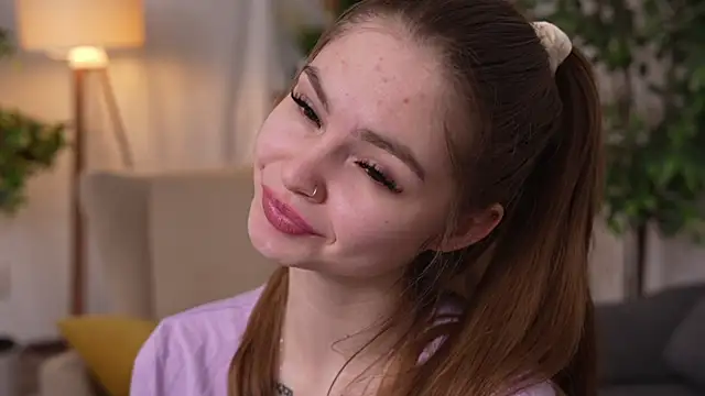 Snapshot of CherrylReid chatting on December 20, 2:41 am CherrylReid online show from December 20, 2:41 am