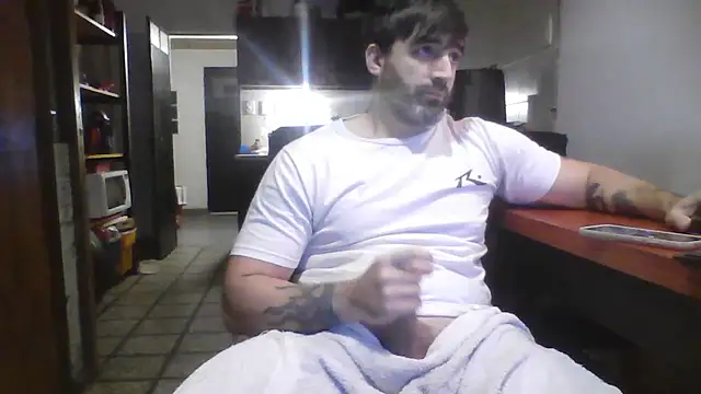 Snapshot of ozzypsico13 chatting on June 2, 11:40 pm ozzypsico13 online show from June 2, 11:40 pm