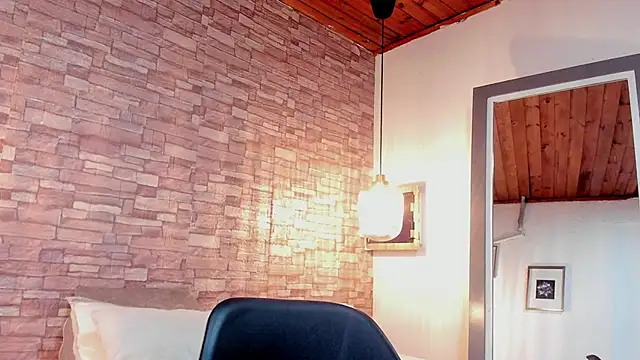 Skinny hottie18 online show from December 11, 7:57 pm