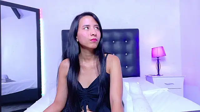 Snapshot of Skinny_hottie18 chatting on September 23, 1:47 pm Skinny hottie18 online show from September 23, 1:47 pm