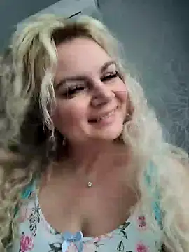candy queeen online show from February 28, 3:37 am