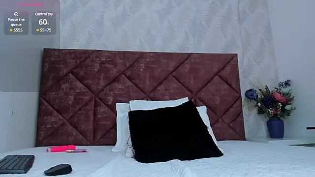 Snapshot of _karla_Brunette_ chatting on December 14, 4:20 pm karla Brunette online show from December 14, 4:20 pm
