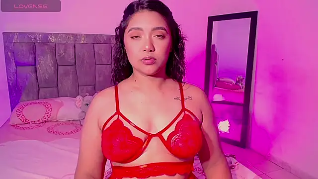 DIANEE 01 online show from February 1, 7:45 pm