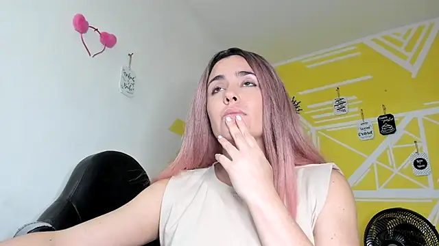 Nikolle Rouss online show from October 20, 12:11 am