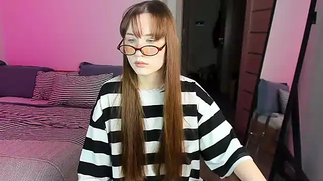 Stella Sunny online show from October 4, 9:02 pm