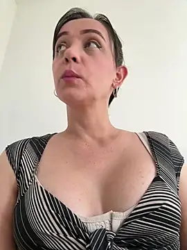 natalie cowens online show from June 17, 10:00 pm