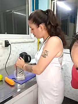 solangeyaelok1 online show from January 21, 3:48 am