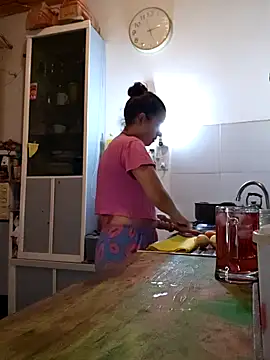 solangeyaelok1 online show from February 1, 12:18 am